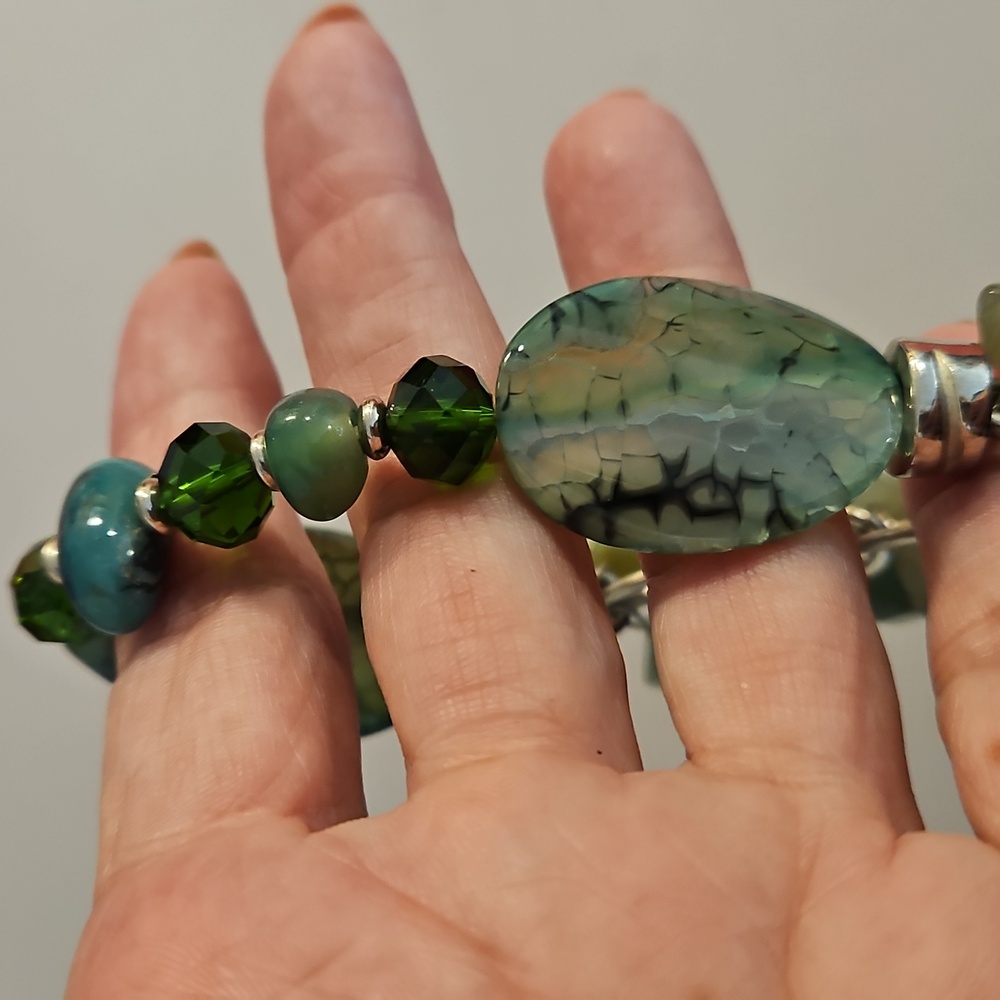 Green beads crystals and faux gemstones silver tone double row stretch bracelet - Picture 5 of 5
